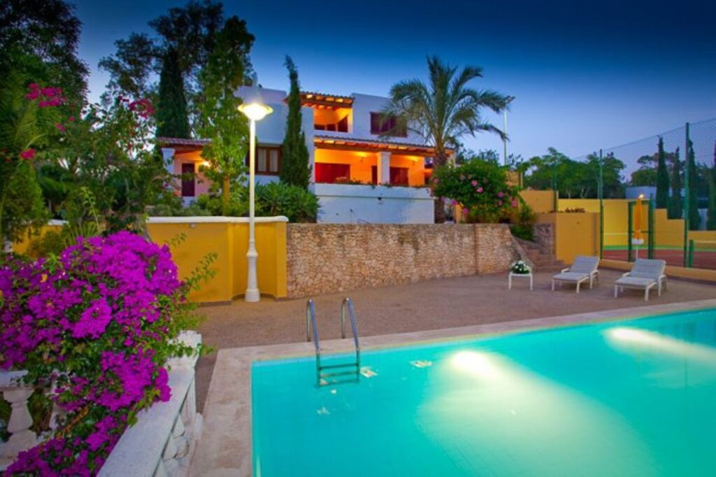 Villa Montgrí; Gelegen in het hart van Ibiza